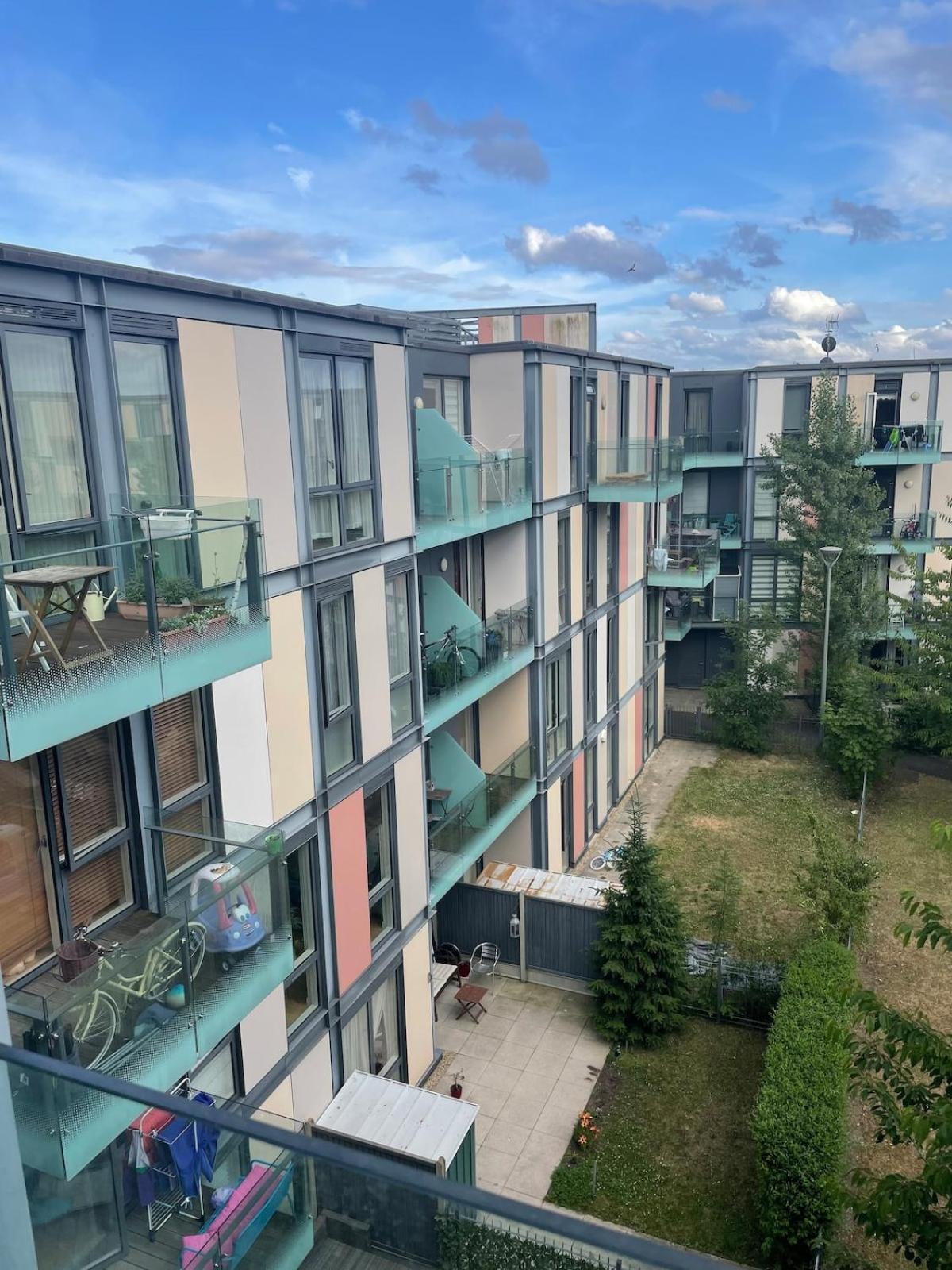 25 Minutes To City Of London Woodford Exterior foto